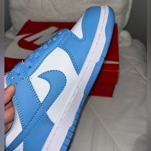 UNIVERSITY BLUE LOW DUNKS